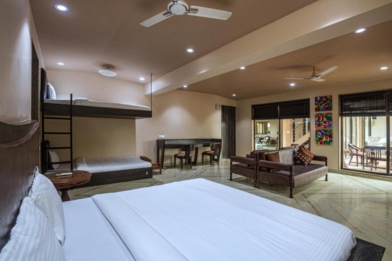 Saffronstays Aura, Alibaug - Luxury Pool Villa With A Game Room And Spacious Lawn Alībāg Exterior foto